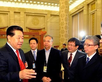 賈慶林會(huì)見兩會(huì)報(bào)道新聞單位負(fù)責(zé)同志