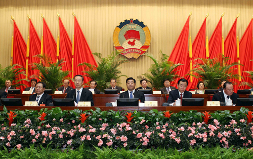 10月21日，政協(xié)十一屆全國委員會常務(wù)委員會第十五次會議舉行全體會議。中共中央政治局常委、全國政協(xié)主席賈慶林出席。新華社記者 劉衛(wèi)兵 攝