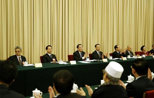 3月2日，全國(guó)政協(xié)十二屆一次會(huì)議主席團(tuán)第一次會(huì)議在北京人民大會(huì)堂舉行。新華社記者 鞠鵬 攝