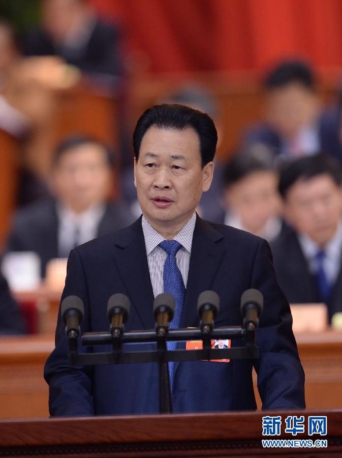 3月7日，全國政協(xié)十二屆一次會議在北京人民大會堂舉行第二次全體會議。這是劉凡委員代表民革中央作《以農(nóng)業(yè)轉(zhuǎn)移人口市民化為核心穩(wěn)步推進城鎮(zhèn)化健康發(fā)展》的發(fā)言。 新華社記者 王曄 攝