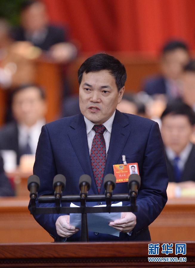 3月7日，全國政協(xié)十二屆一次會議在北京人民大會堂舉行第二次全體會議。這是錢克明委員作《進一步完善中國特色現(xiàn)代化農(nóng)業(yè)政策支持體系》的發(fā)言。新華社記者 王曄 攝 