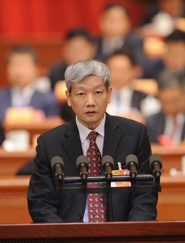 3月8日，全國政協(xié)十二屆一次會議在北京人民大會堂舉行第三次全體會議。這是馬大龍委員代表九三學(xué)社中央作《優(yōu)化科技資源配置 提高科技投入效率》的發(fā)言。新華社記者 張鐸 攝